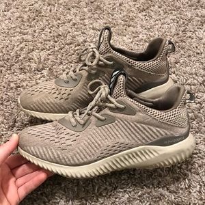 Adidas Running Shoes🔴🔴🔴